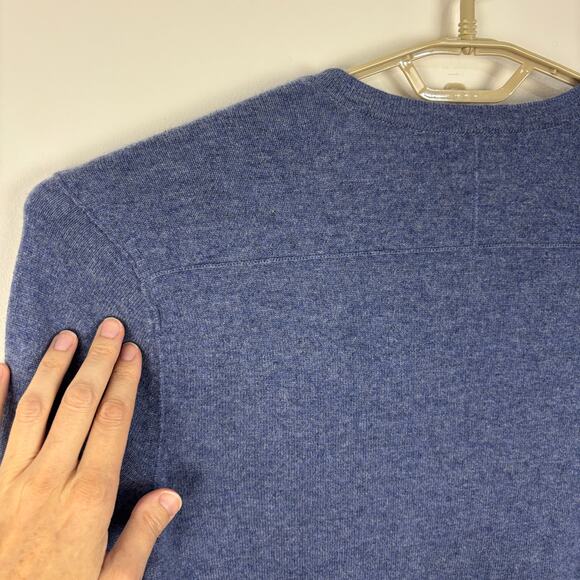 Vince Blue V-Neck 100% Cashmere Sweater Large minimalist quiet luxury - Picture 6 of 9